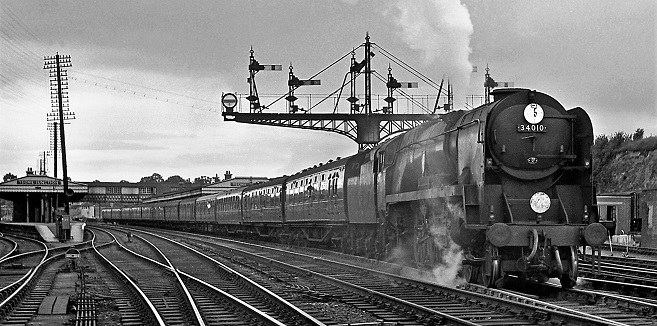 34010 at Yeovil