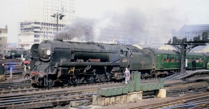 34028 at Waterloo