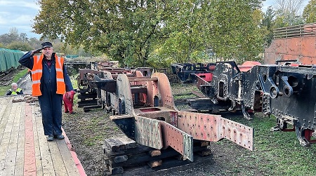 35025
